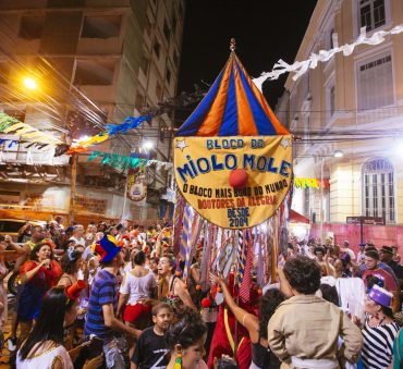 Blocos de carnaval do Doutores da Alegria nos hospitais já têm data